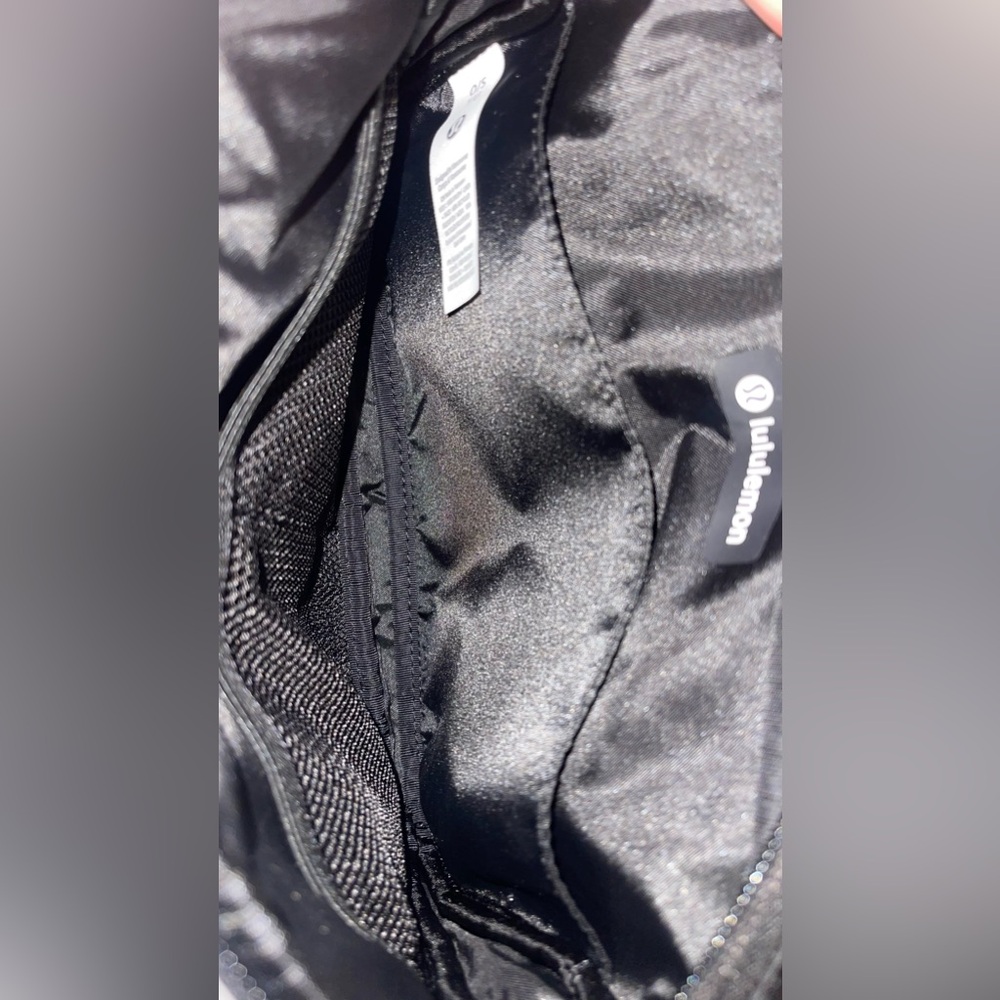 lululemon athletica Black Shoulder Crossbody with Detachable Pouch - Picture 7 of 7